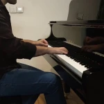 تصویر مدرس پیانو استاد پویا یاهویی