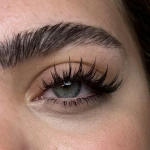 خدمات تخصصی اکستنشن مژه طلا