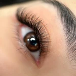 لوگوی سالن تخصصی مژه نازلین ممانی