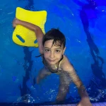 آموزش شنا ،کلاس های مادر و کودک با زینب