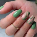 تصویر خدمات و آموزش کاشت و ترمیم ناخن فاطمه