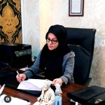 تصویر وکیل پایه یک و مشاور حقوقی< زهرا خاکباز>