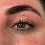 خدمات تخصصی اکستنشن مژه لیفت مژه تتوبدن
