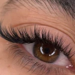 خدمات تخصصی اکستنشن مژه فرح