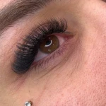 خدمات تخصصی اکستنشن مژه فرح