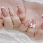 تصویر خدمات تخصصی کاشت ناخن