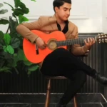تصویر آموزش گیتار فلامنکو و پاپ امین ملکی