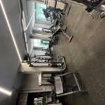 مربی کیک بوکس و بدنسازی