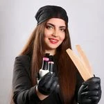 لوگوی خدمات تخصصی ناخن نازنین آریایی