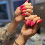 تصویر سالن زیبایی صورتی