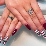 خدمات کاشت ناخن مژگان