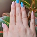 تصویر آموزش و خدمات کاشت ناخن گیسو