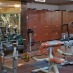  باشگاه بدنسازی آینه