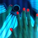 لوگوی خدمات تخصصی سولاریوم و ناخن H2Beautyy