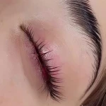 خدمات تخصصی مژه و ناخن ریهانیس