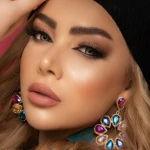 سالن زیبایی و عروس روبی رژ (سرخ گون)