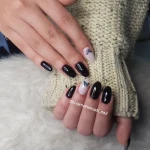 تصویر سالن کاشت ناخن