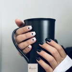 خدمات تخصصی کاشت ناخن سارا