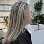 تصویر خدمات تخصصی رنگ و لایت، کراتینه موی ریحانه