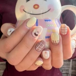  خدمات  تخصصی کاشت  ناخن مژگان