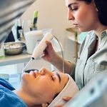 لوگوی خدمات تخصصی فیشیال و‌‌ پاکسازی پوست پگاه