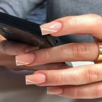 خدمات تخصصی و آموزش ناخن هانی