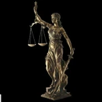 وکیل پایه یک دادگستری و مشاور حقوقی