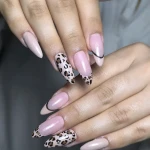 لوگوی خدمات تخصصی ناخن محدثه