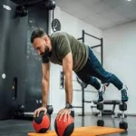  مربی کیک بوکس بدنسازی انعطاف رزمی