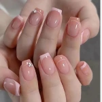 خدمات تخصصی و آموزش ناخن هانی