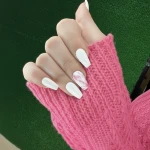 خدمات تخصصی ناخن نگین