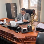  وکیل پایه یک دادگستری رئوف یازرلو