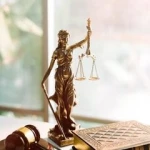 وکیل پایه یک دادگستری سحر کاویانی