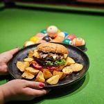 لوگوی کلوپ گیم  و کافه ایتالیایی راز