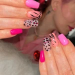 سالن کاشت ناخن شیما