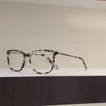 کلینیک چشم پزشکی بینایی سنجی گالری عینک شاکری