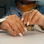 لوگوی خدمات تخصصی ناخن هما