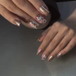 سالن زيبايى ناخن و ميكاپ دُر لوكس بيوتى