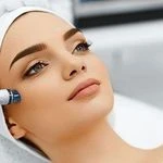 لوگوی انیستیتو زیباییvip  رویال بیوتی