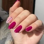 لوگوی خدمات تخصصی ناخن *زرین*