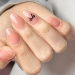 خدمات تخصصی ناخن آیدا