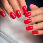 خدمات تخصصی ناخن آیدا