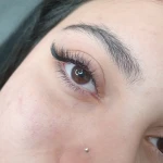لوگوی اکستنشن و لیفت مژه و ابرو محمدی