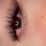 خدمات تخصصی مژه و ناخن ریهانیس