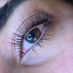 تصویر اکستنشن مژه و لیفت و لمینت آنا
