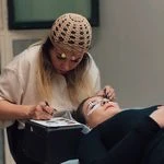 لوگوی خدمات تخصصی اکستنشن مژه شهرزاد نظری