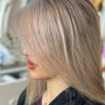 خدمات تخصصی رنگ و لایت مو مهناز میزرایی