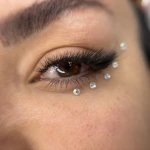 تصویر خدمات تخصصی اکستنشن مژه نازنین دین محمدی