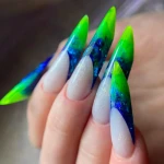  خدمات تخصصی ناخن و مژه شقایق میر