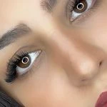 لوگوی خدمات اکستنشن مژه هانا